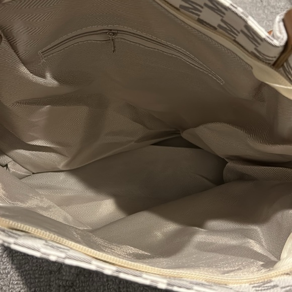 NWT Elegant White and Gray Tote Bag With Brown Double Straps 16x11 - Picture 7 of 7